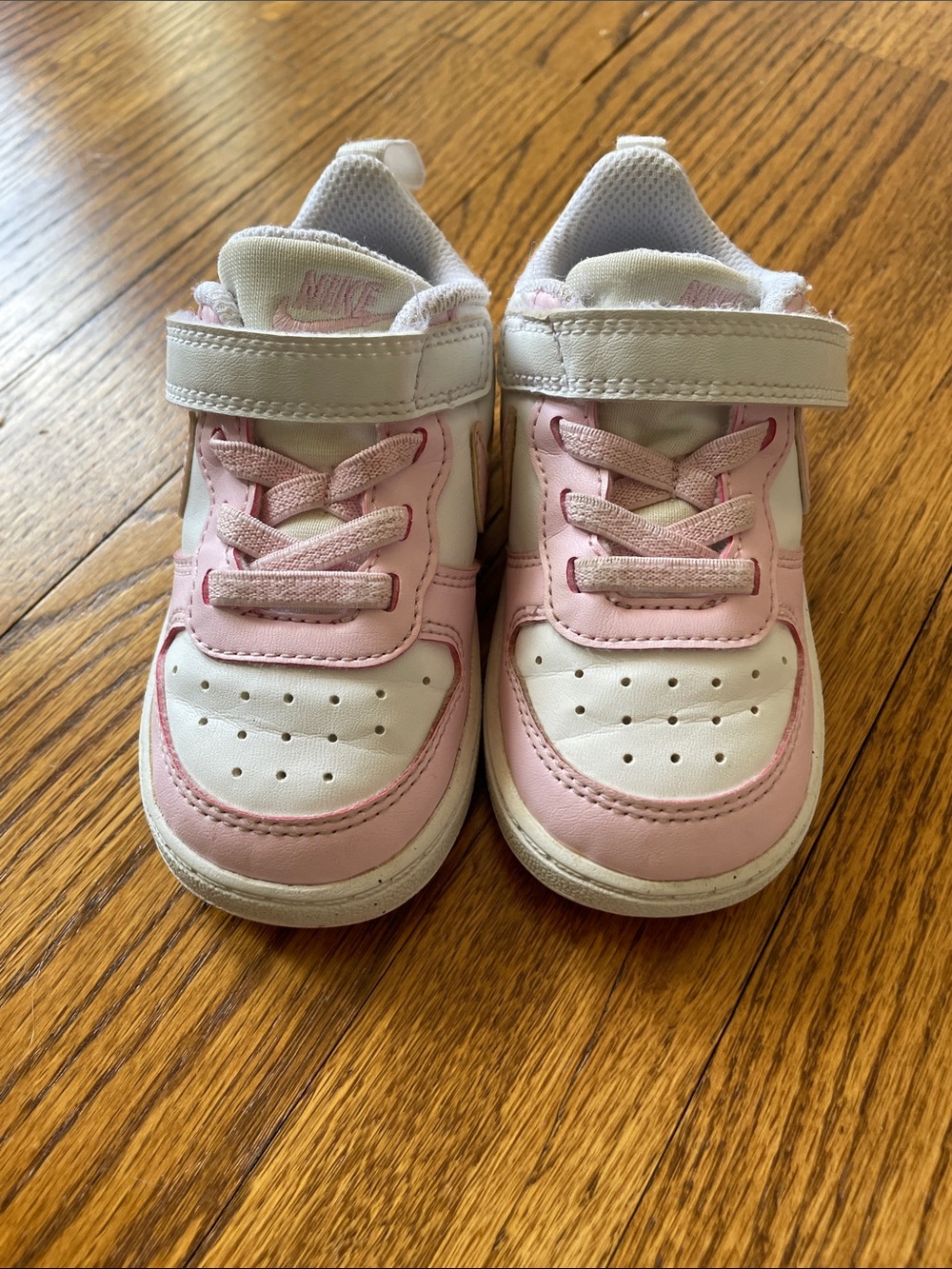 Nike toddler sneaker size 6c